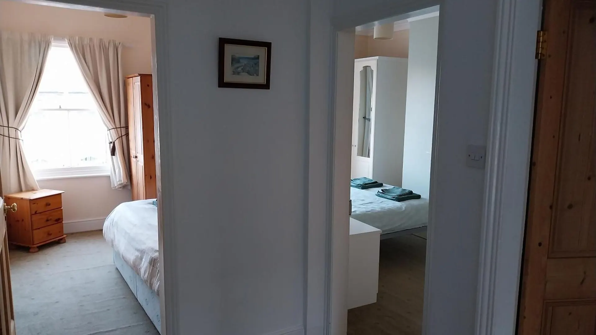 4 Bed House - Central 스카버러 펜션
