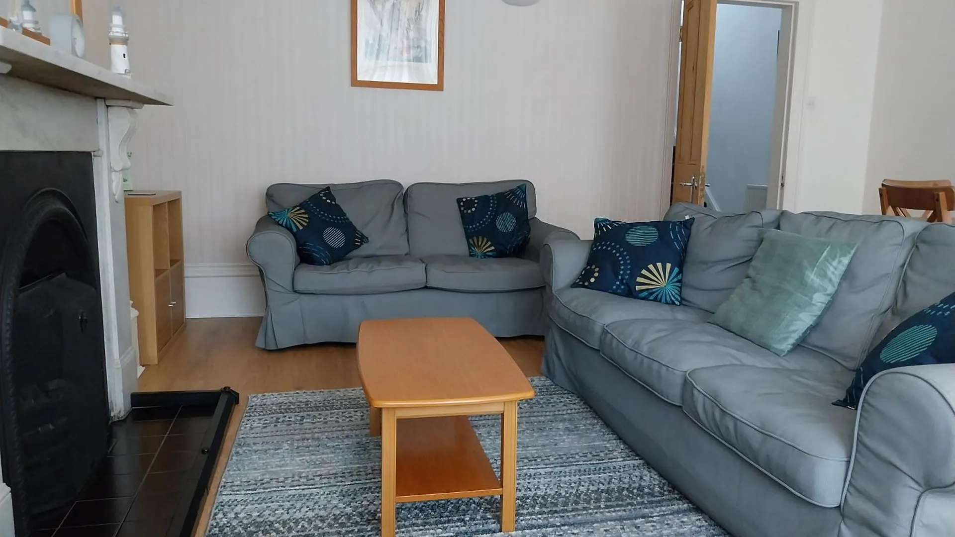 4 Bed House - Central 스카버러