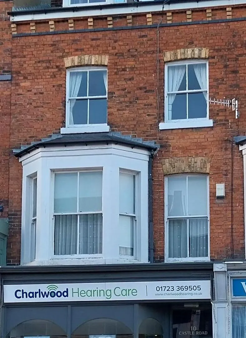 הקונטקטים של 4 Bed House - Central Scarborough